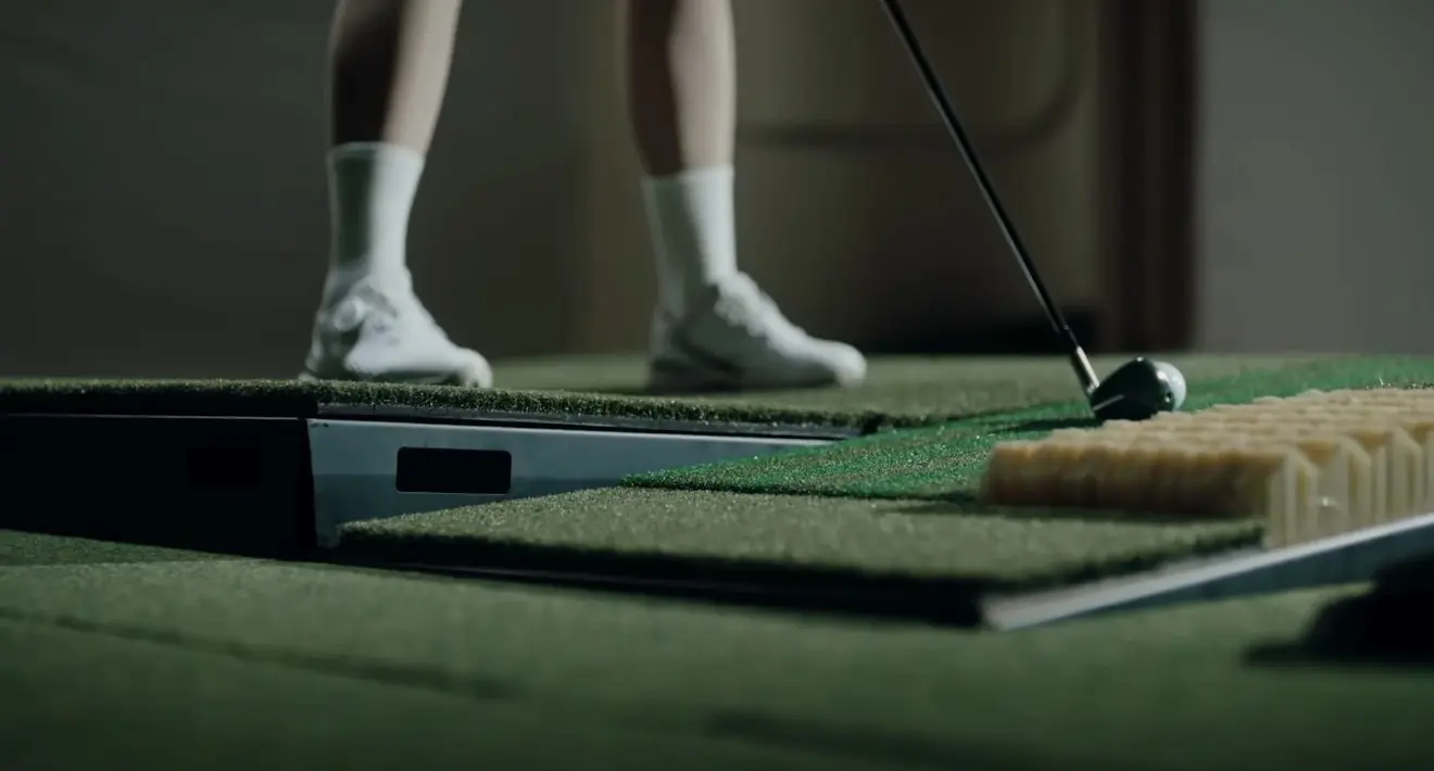 A Golfzon moving simulator plate